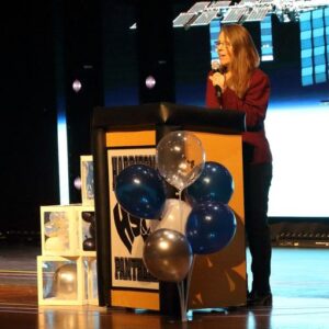 Maestro y Radioaficionado de Colorado aceptados en el programa de becas para educadores distinguidos Albert Einstein Dara Gardner form 6-20-24